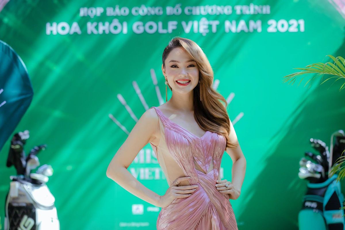 Báo Thanh Niên đã có buổi phỏng vấn Minh Hằng tại Hoa Khôi Golf Việt Nam về cơ hội tìm được "nửa kia" tại chương trình Hoa Khôi Golf Việt Nam 2021